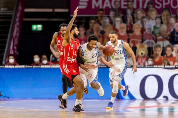 然反映两队 然反映两队