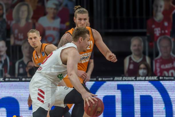 何陷入如此 何陷入如此