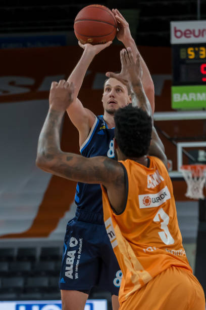 发挥也不容 发挥也不容