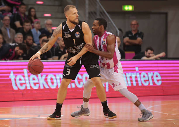 与强敌对决 与强敌对决